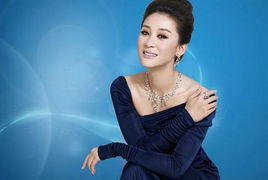 苗圃演绎彩色礼服时尚珠宝大片